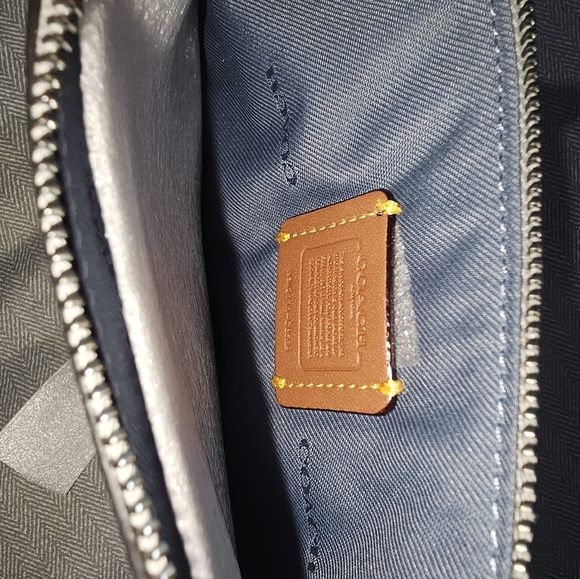 Coach wristlet - Picture 3 of 3